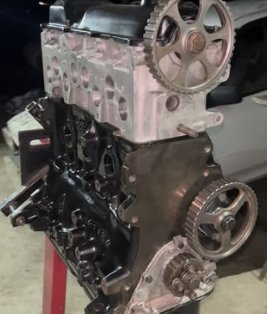 Motor armado con poleas de distribución